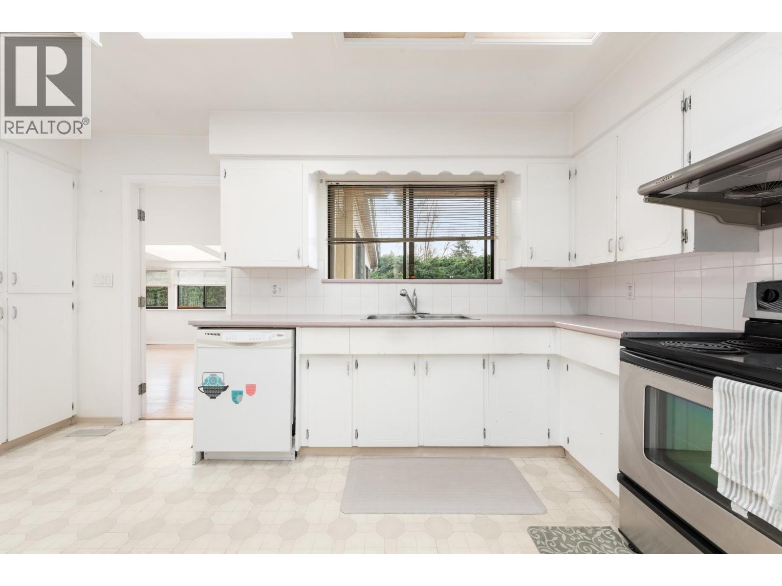 128 Finnigan Street, Coquitlam, British Columbia  V3K 5H9 - Photo 18 - R3081118