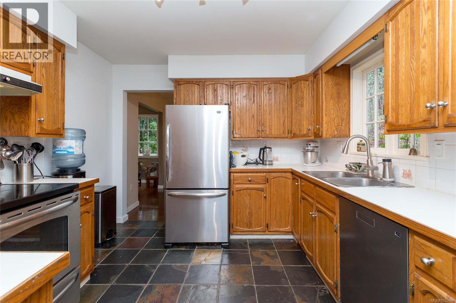 1208 Tatlow Rd, North Saanich, British Columbia  V8L 5P3 - Photo 14 - 1022494