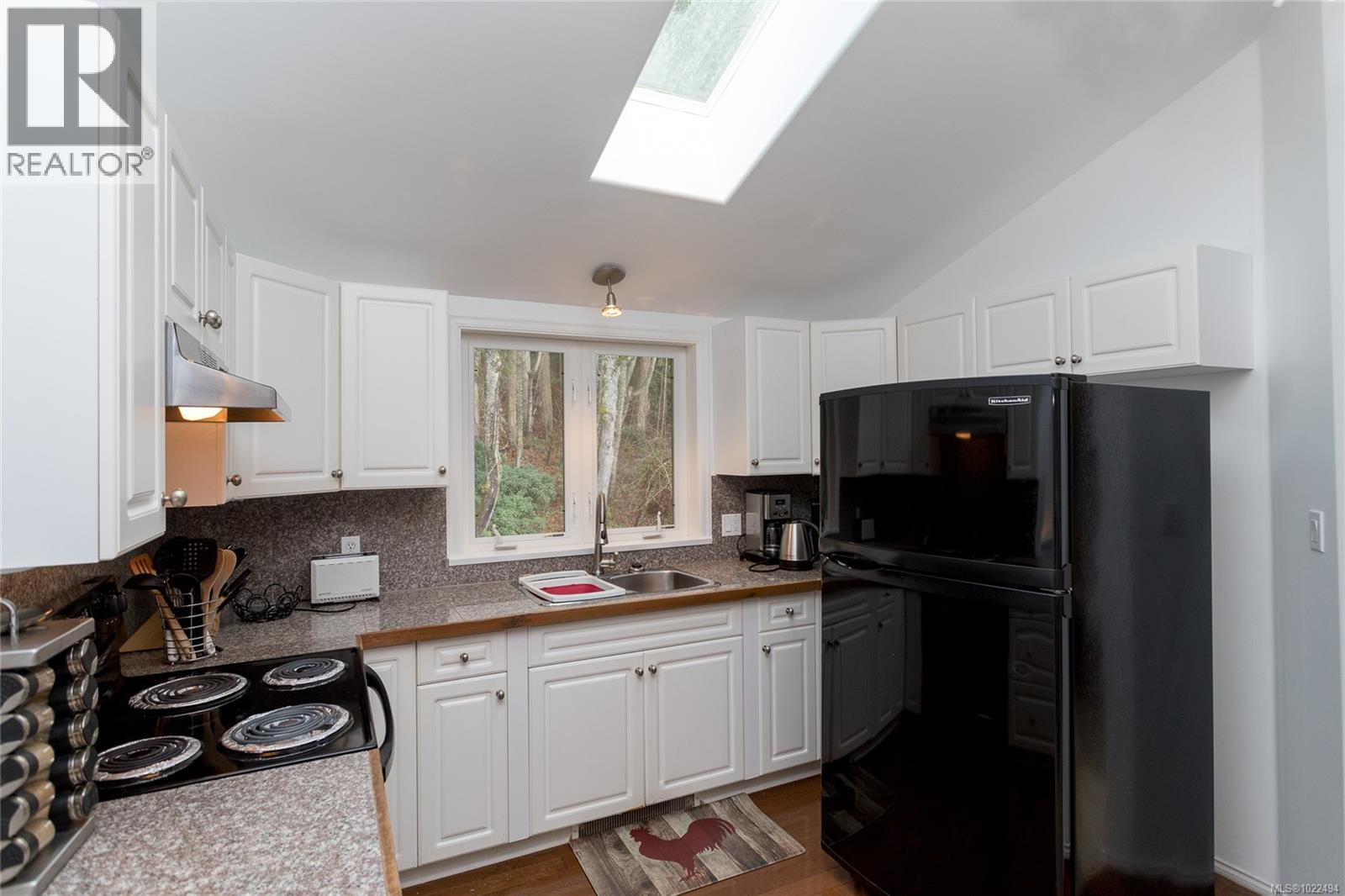 1208 Tatlow Rd, North Saanich, British Columbia  V8L 5P3 - Photo 40 - 1022494