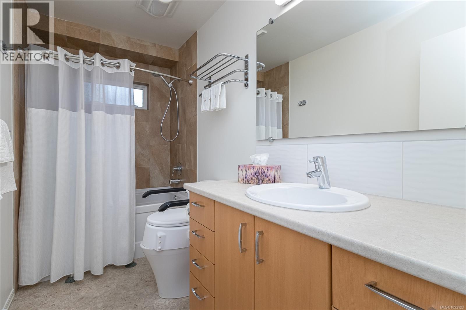 875 Clarke Rd, Central Saanich, British Columbia  V8M 2G1 - Photo 24 - 1023123