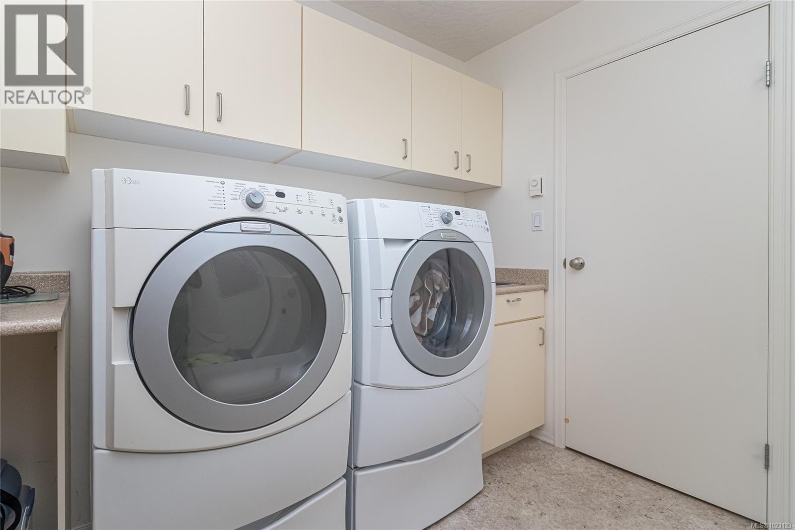 875 Clarke Rd, Central Saanich, British Columbia  V8M 2G1 - Photo 30 - 1023123