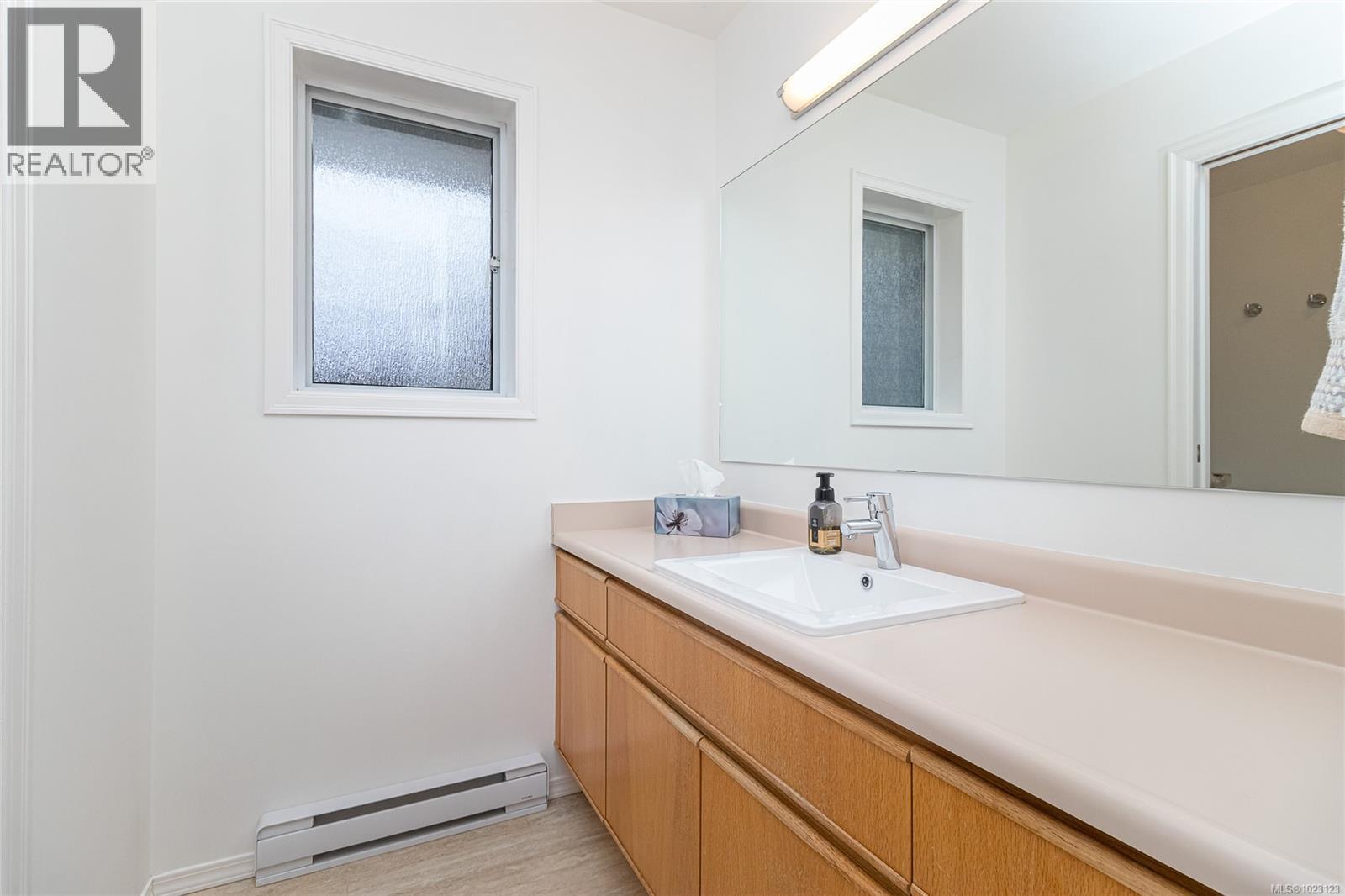 875 Clarke Rd, Central Saanich, British Columbia  V8M 2G1 - Photo 22 - 1023123