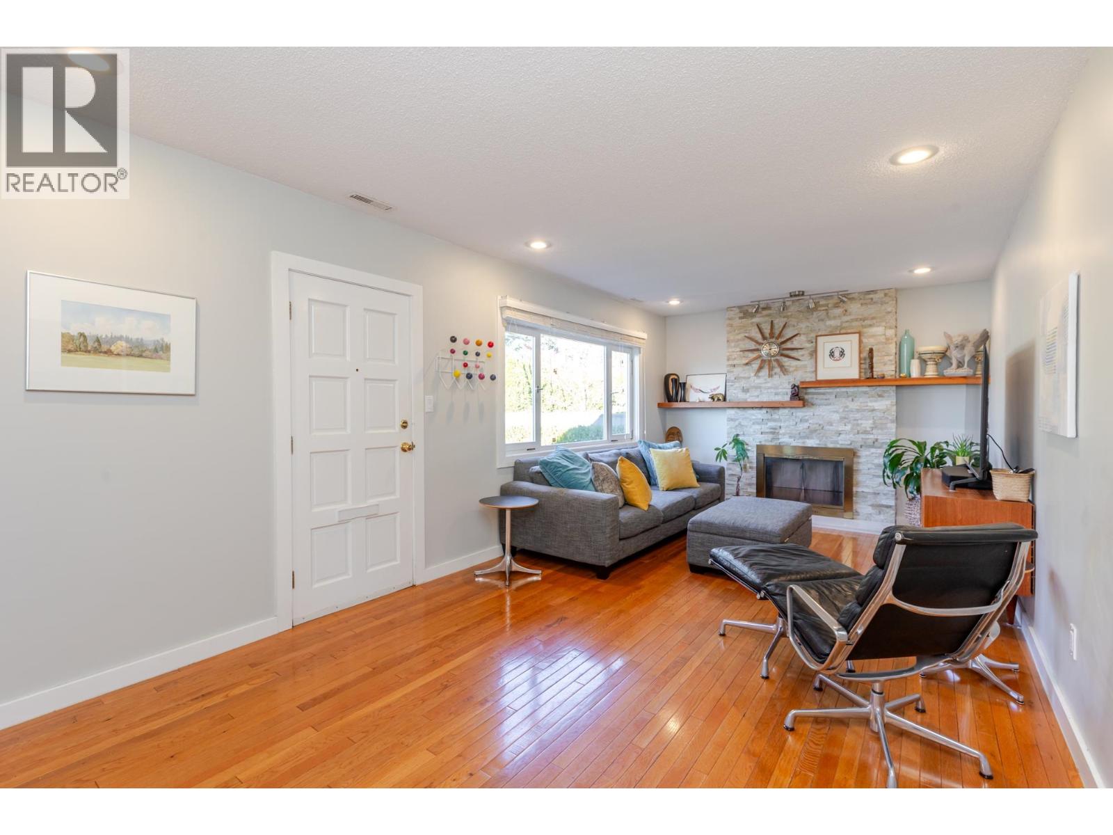 3454 Liverpool Street, Port Coquitlam, British Columbia  V3B 3W1 - Photo 2 - R3081005