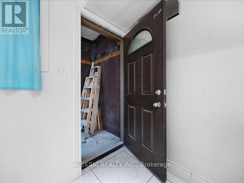 132 Browns Line, Toronto, Ontario  M8W 3T2 - Photo 35 - W12711718