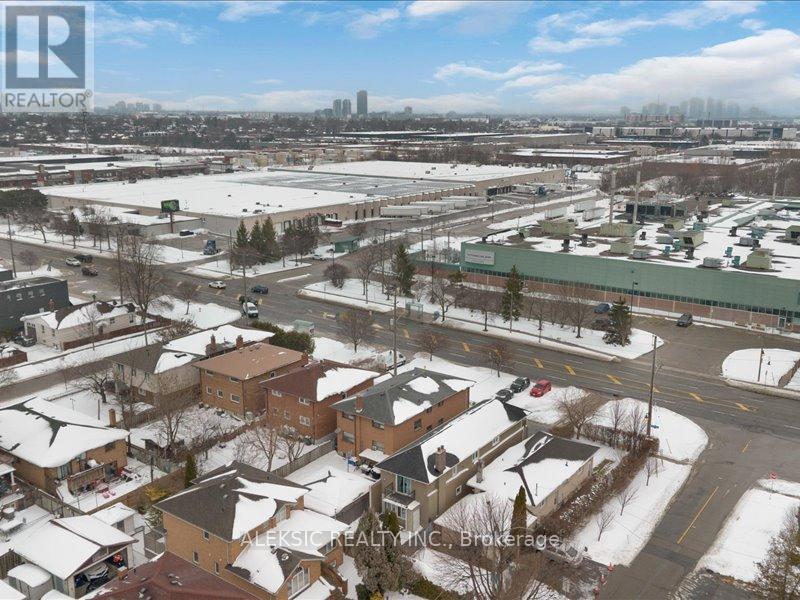 132 Browns Line, Toronto, Ontario  M8W 3T2 - Photo 38 - W12711718