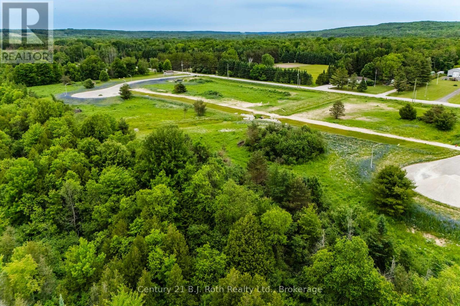 4 Rumble Court, Springwater, Ontario  L0L 1V0 - Photo 4 - S12711746