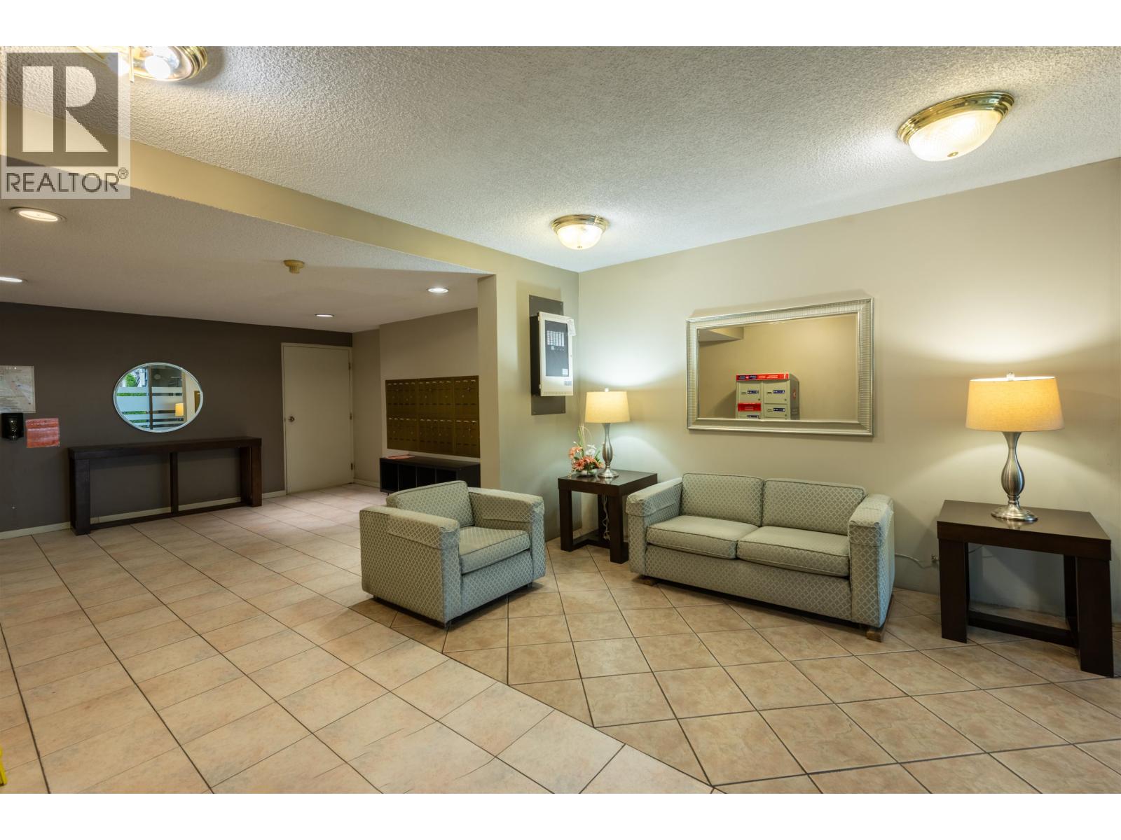 313 8720 No. 1 Road, Richmond, British Columbia  V7C 4L5 - Photo 2 - R3080996