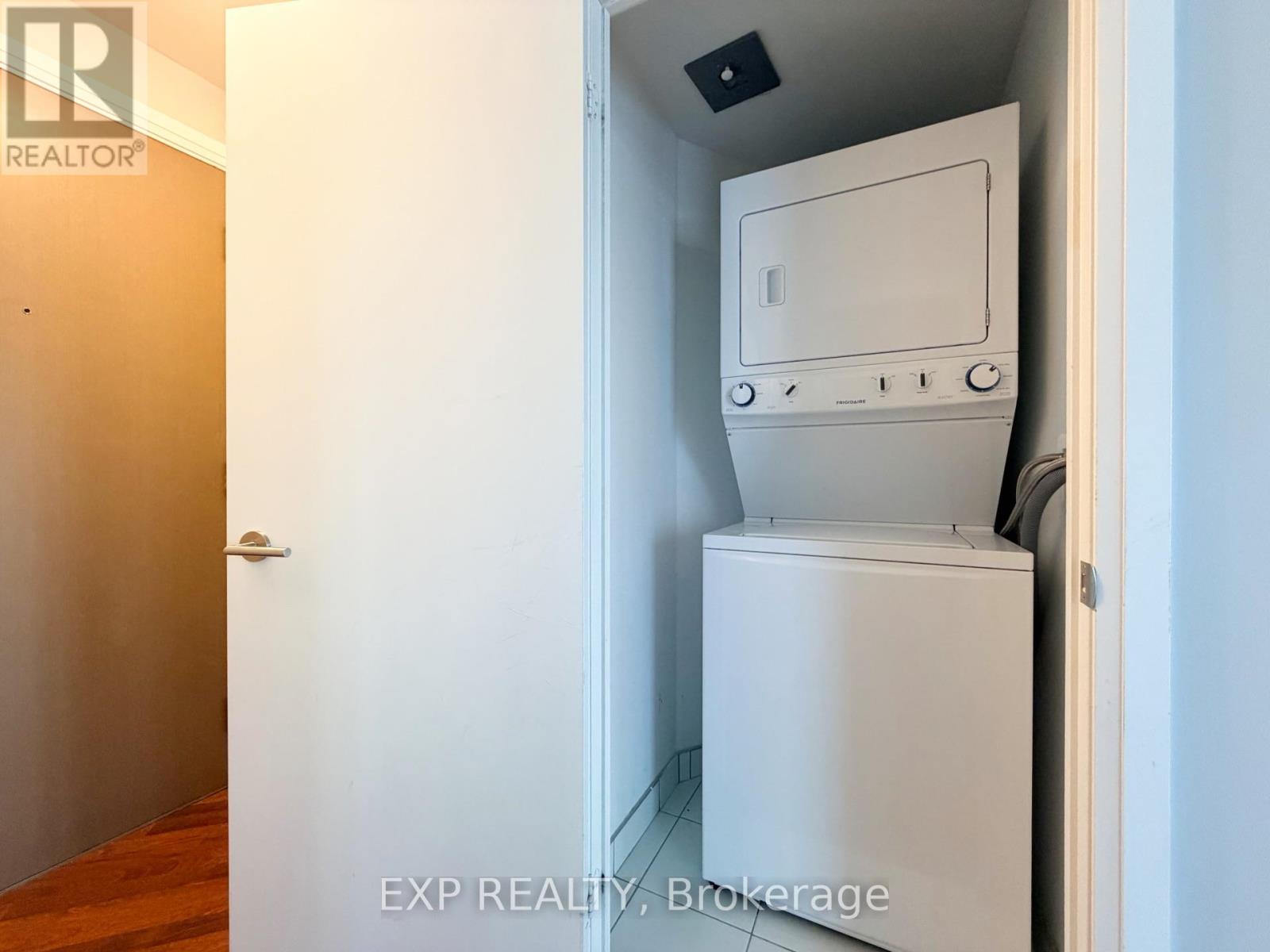 605 - 160 Vanderhoof Avenue, Toronto, Ontario  M4G 0B7 - Photo 13 - C12711740