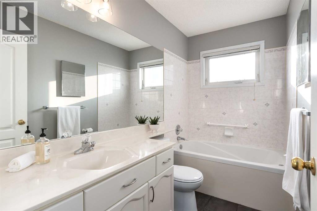 90 Elizabeth Way Se, Airdrie, Alberta  T4B 2H6 - Photo 16 - A2277283