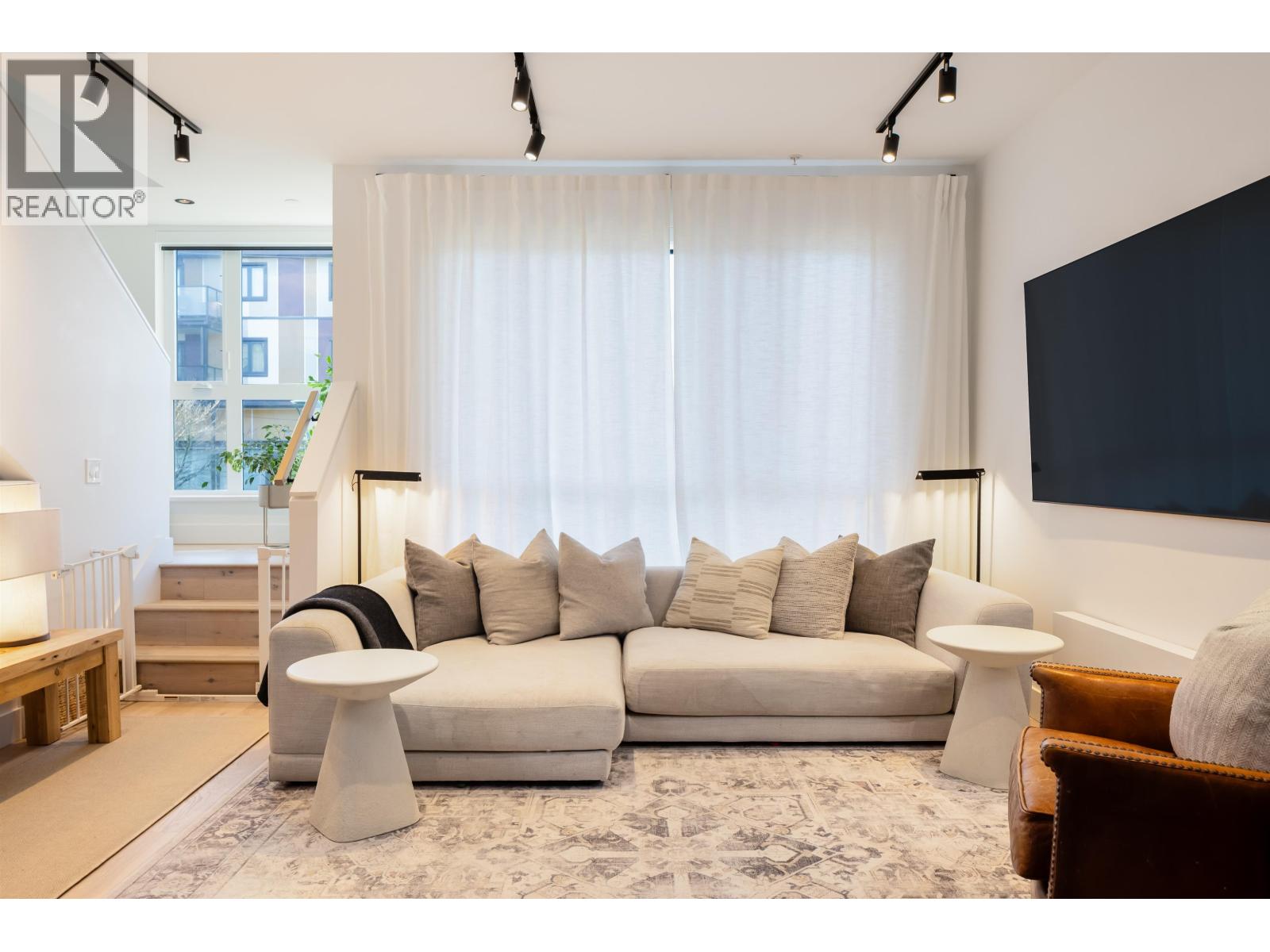 3914 Dumfries Street, Vancouver, British Columbia  V5N 0J1 - Photo 4 - R3078768