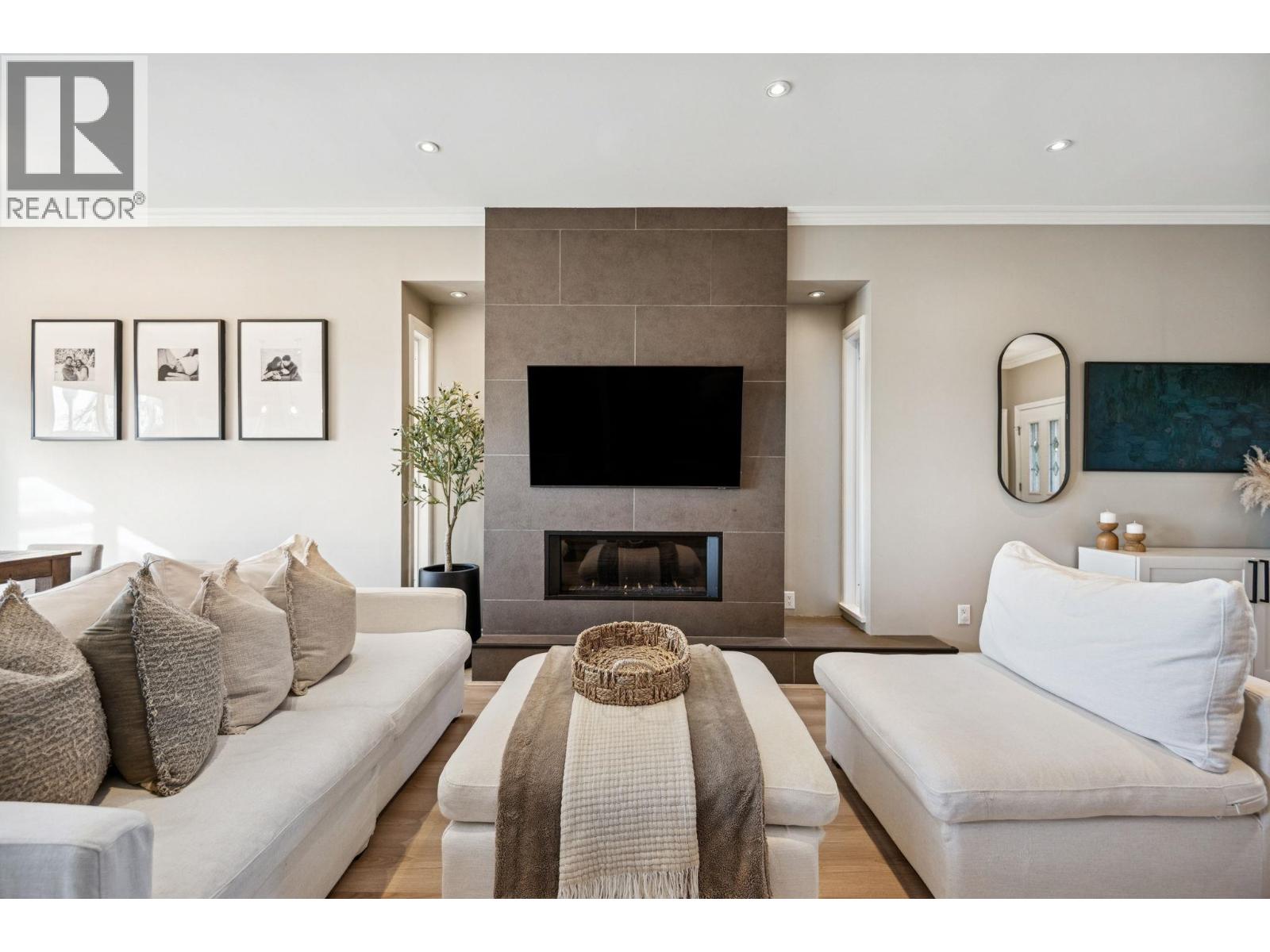 333 E Keith Road, North Vancouver, British Columbia  V7L 1V6 - Photo 6 - R3081053