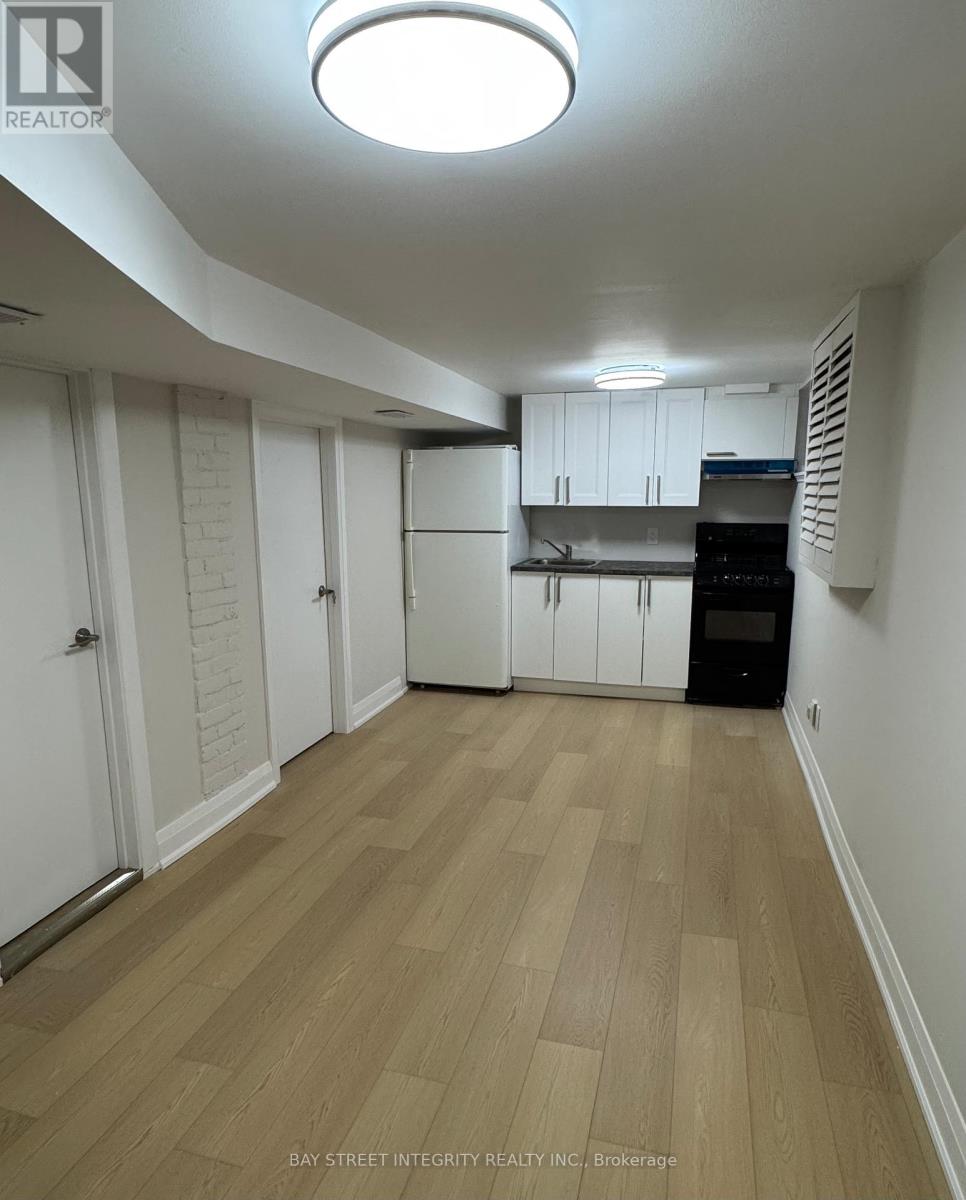 244 KING EDWARD AVENUE, Toronto, Ontario