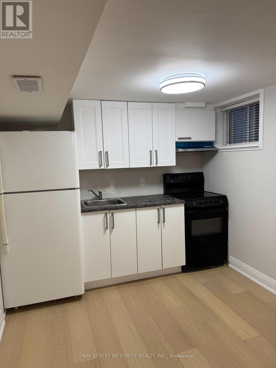 244 King Edward Avenue, Toronto, Ontario  M4C 5K1 - Photo 2 - E12711764