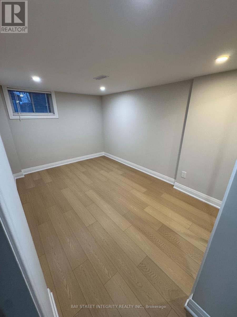 244 King Edward Avenue, Toronto, Ontario  M4C 5K1 - Photo 3 - E12711764