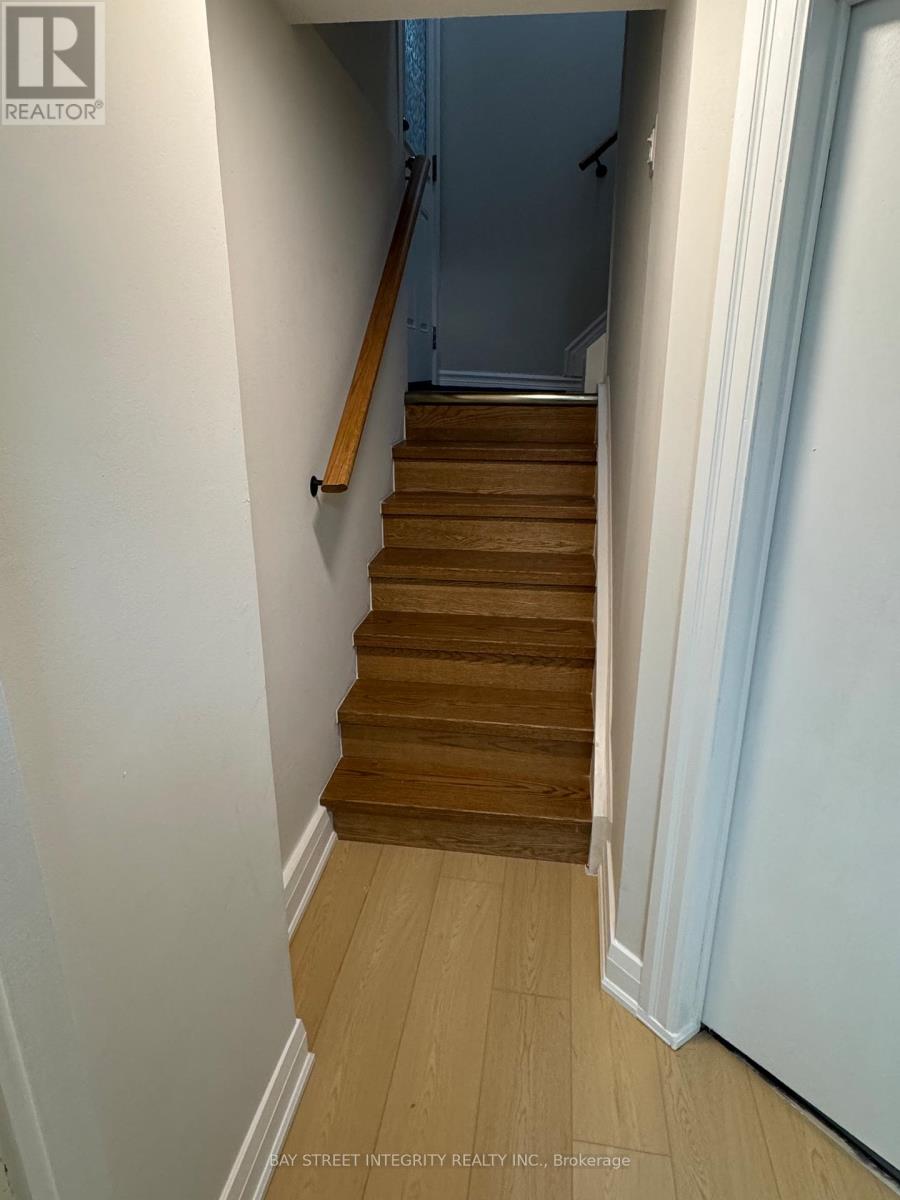 244 King Edward Avenue, Toronto, Ontario  M4C 5K1 - Photo 8 - E12711764