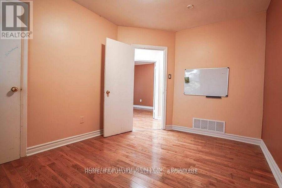 4 Gully Drive, Toronto, Ontario  M1K 4W2 - Photo 2 - E12711790