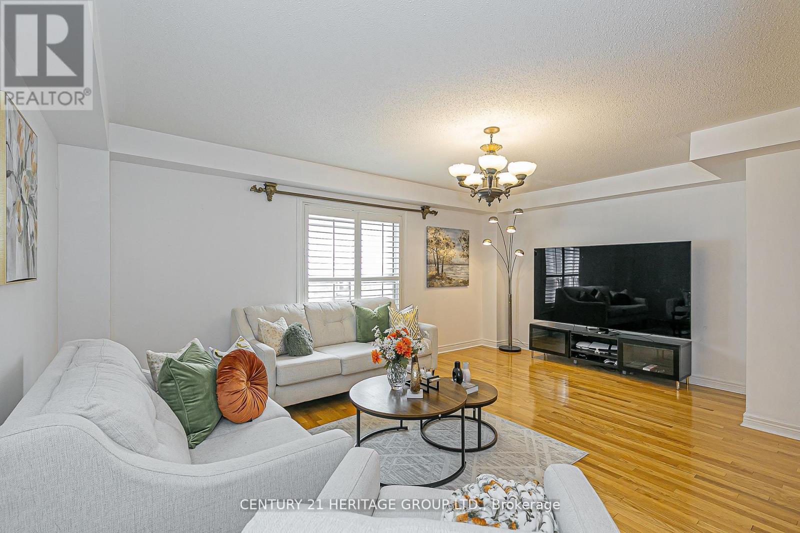 29 Eminence Road, Vaughan, Ontario  L4K 5K1 - Photo 4 - N12711734