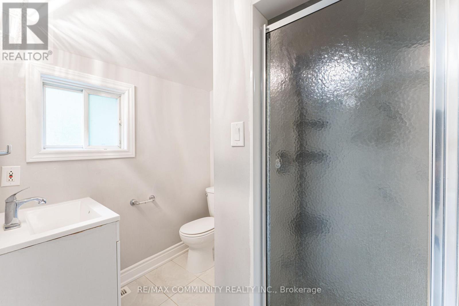 306 Kenwood Avenue, Georgina, Ontario  L4P 2X5 - Photo 5 - N12711766