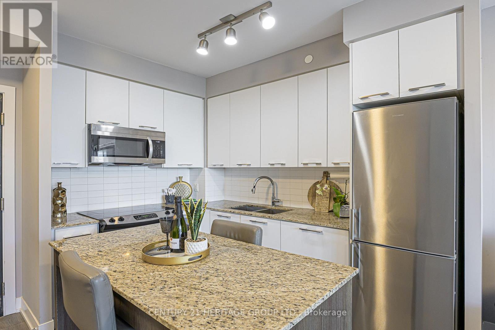 620 - 9471 Yonge Street, Richmond Hill, Ontario  L4C 0Z5 - Photo 12 - N12711770