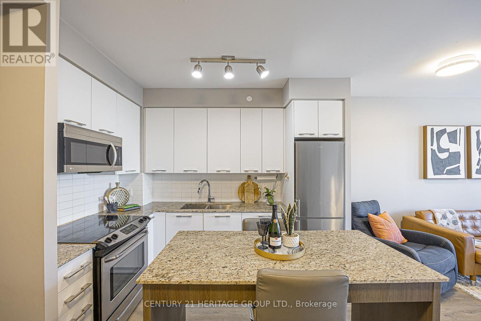 620 - 9471 Yonge Street, Richmond Hill, Ontario  L4C 0Z5 - Photo 9 - N12711770