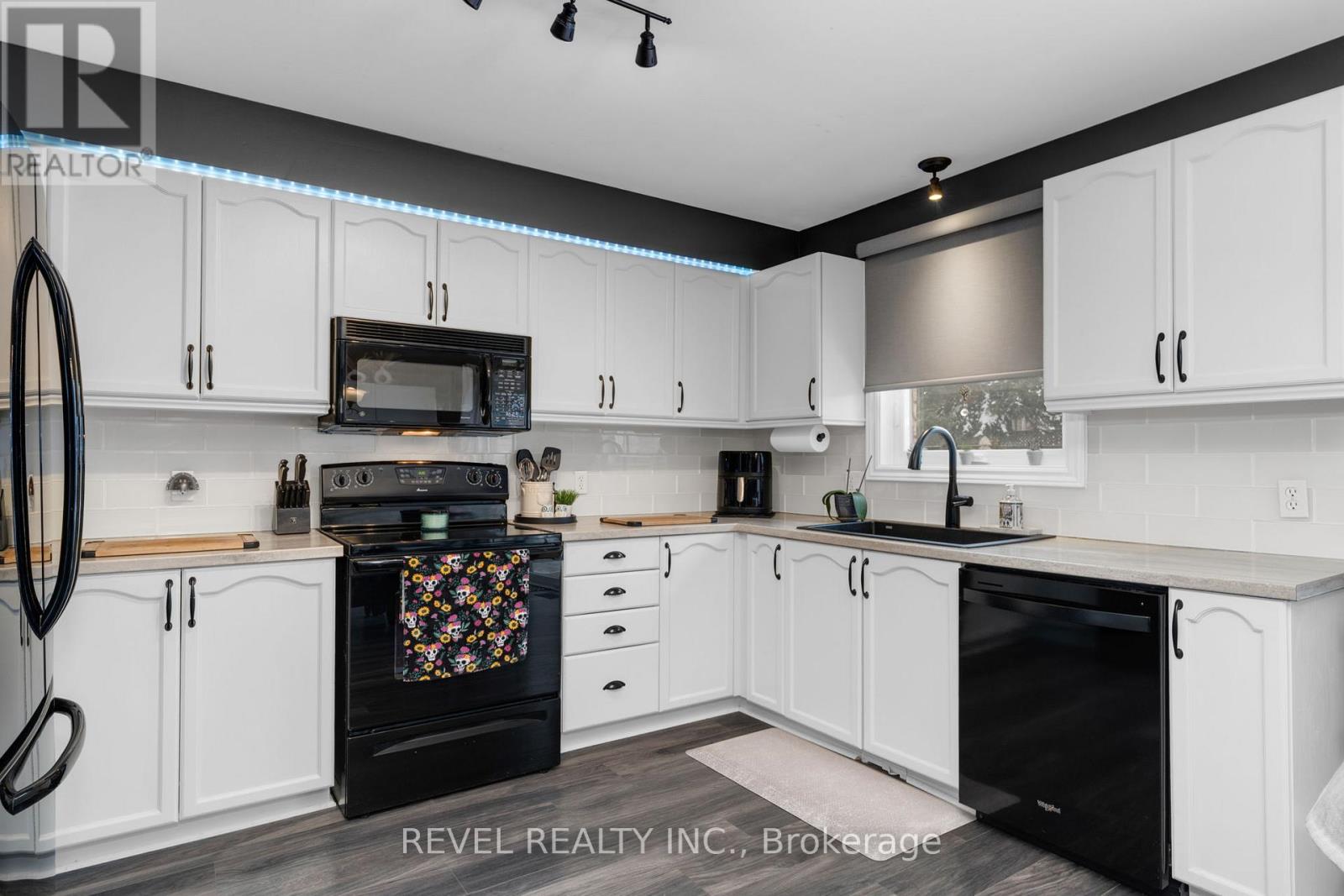 16 Girdwood Drive, Barrie, Ontario  L4N 8R2 - Photo 22 - S12711732