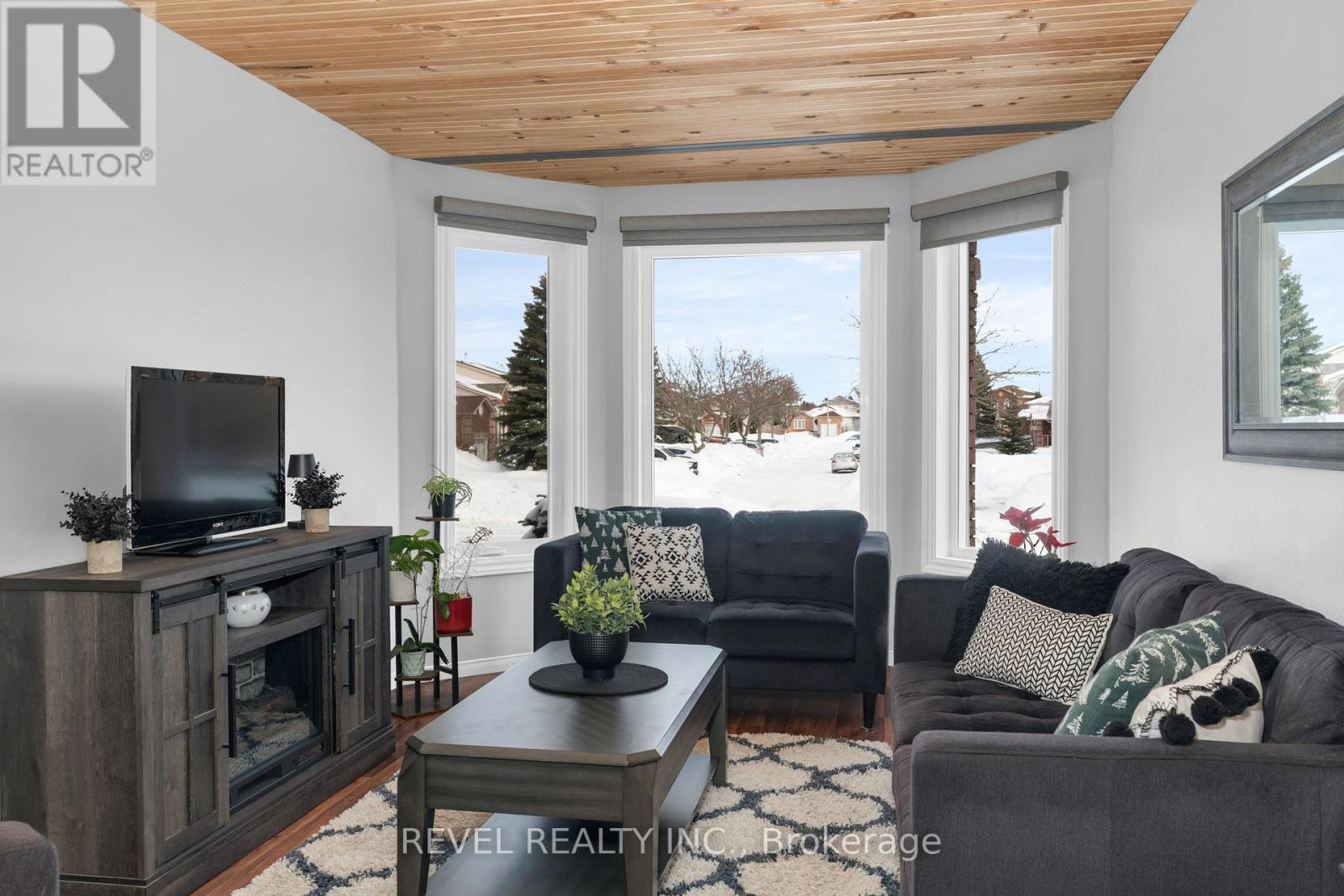 16 Girdwood Drive, Barrie, Ontario  L4N 8R2 - Photo 6 - S12711732