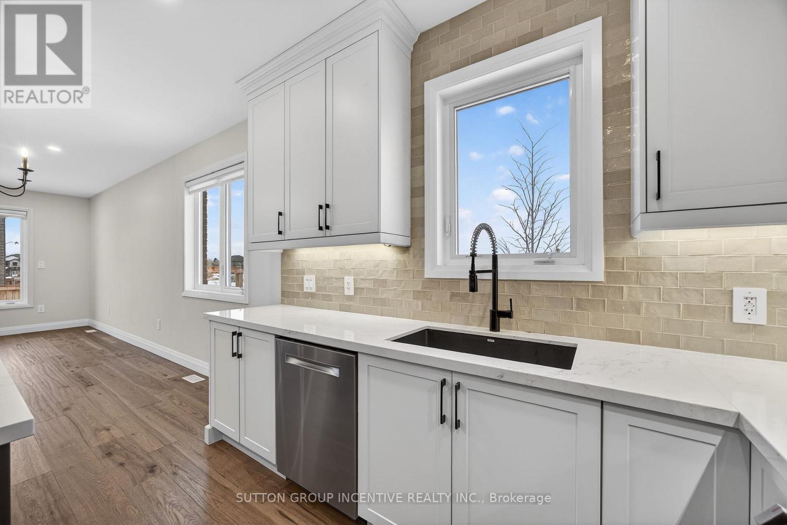 123 Ritchie Crescent, Springwater, Ontario  L0L 1P0 - Photo 12 - S12711776