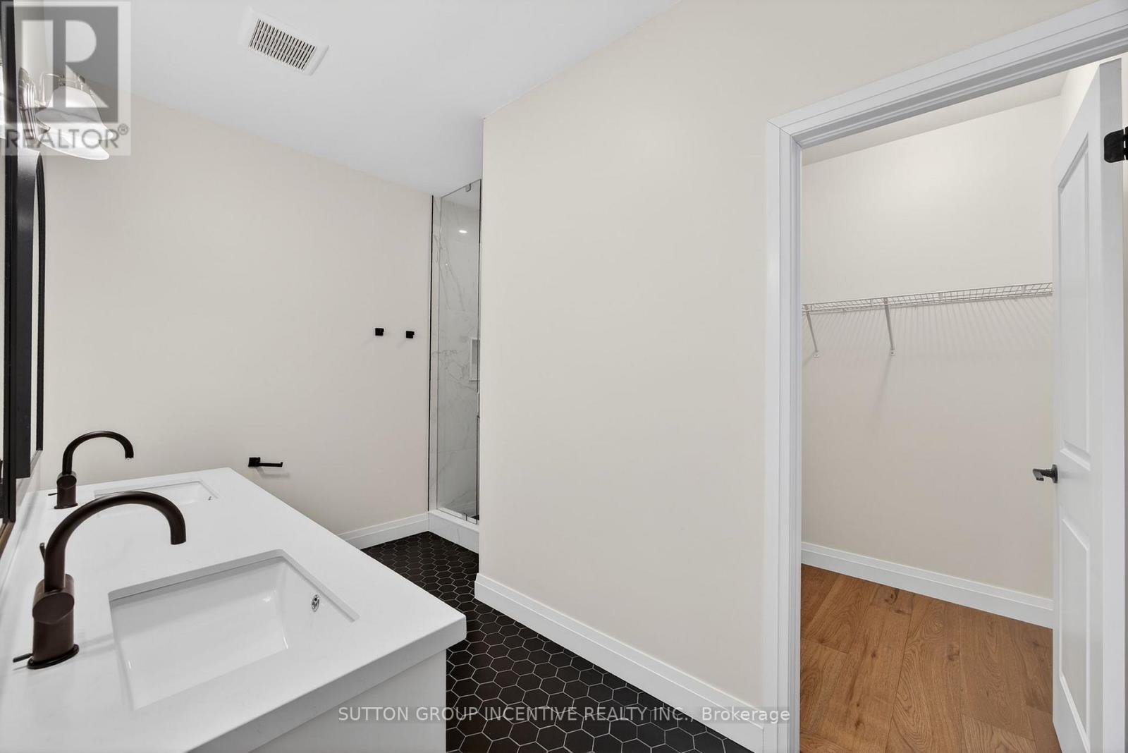 123 Ritchie Crescent, Springwater, Ontario  L0L 1P0 - Photo 26 - S12711776