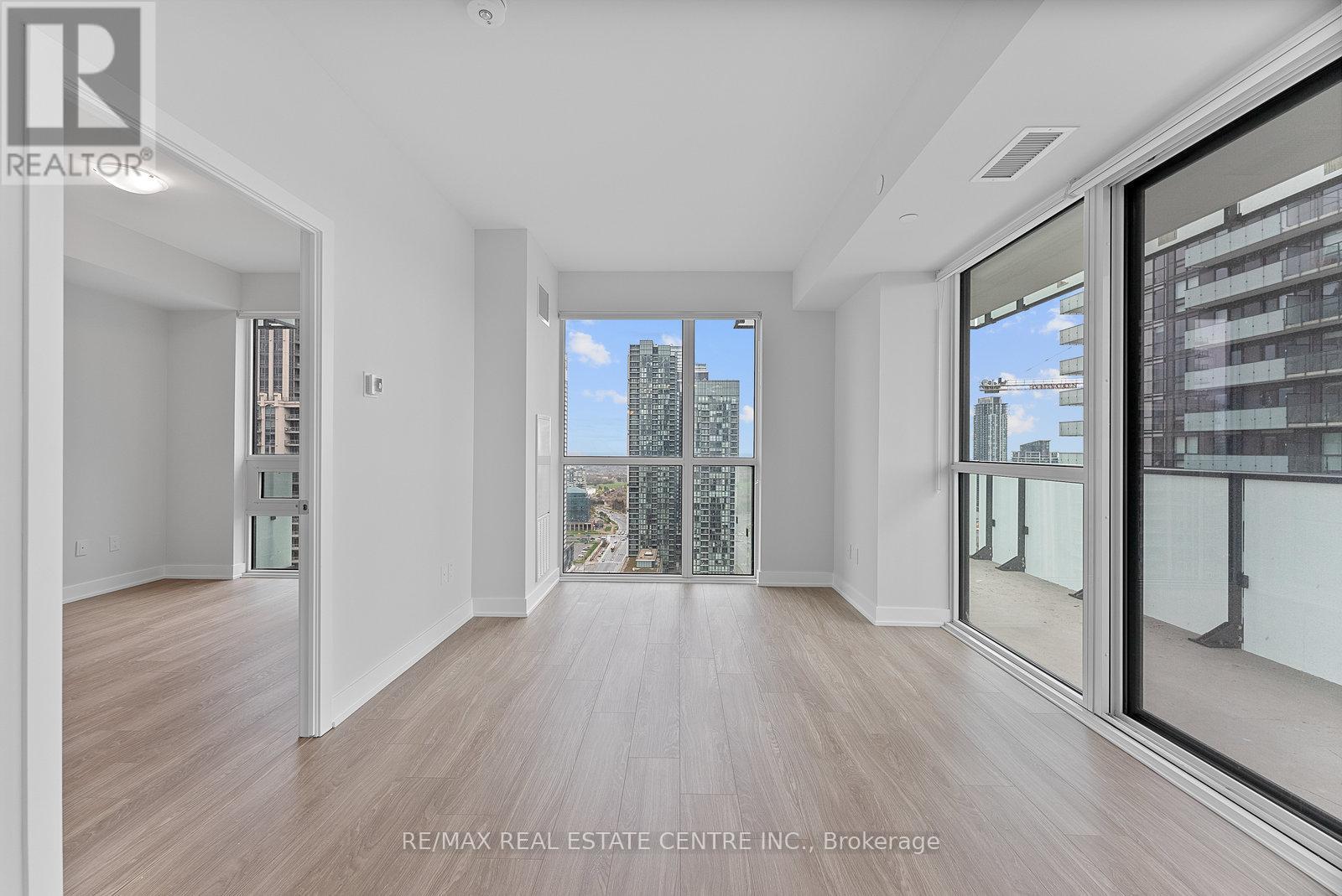 2706 - 430 Square One Drive, Mississauga, Ontario  L5B 0L6 - Photo 12 - W12711754