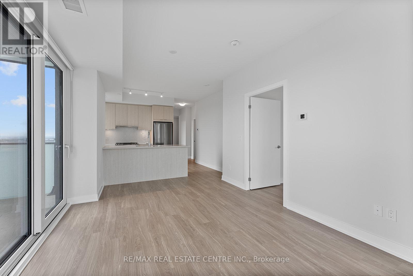 2706 - 430 Square One Drive, Mississauga, Ontario  L5B 0L6 - Photo 14 - W12711754