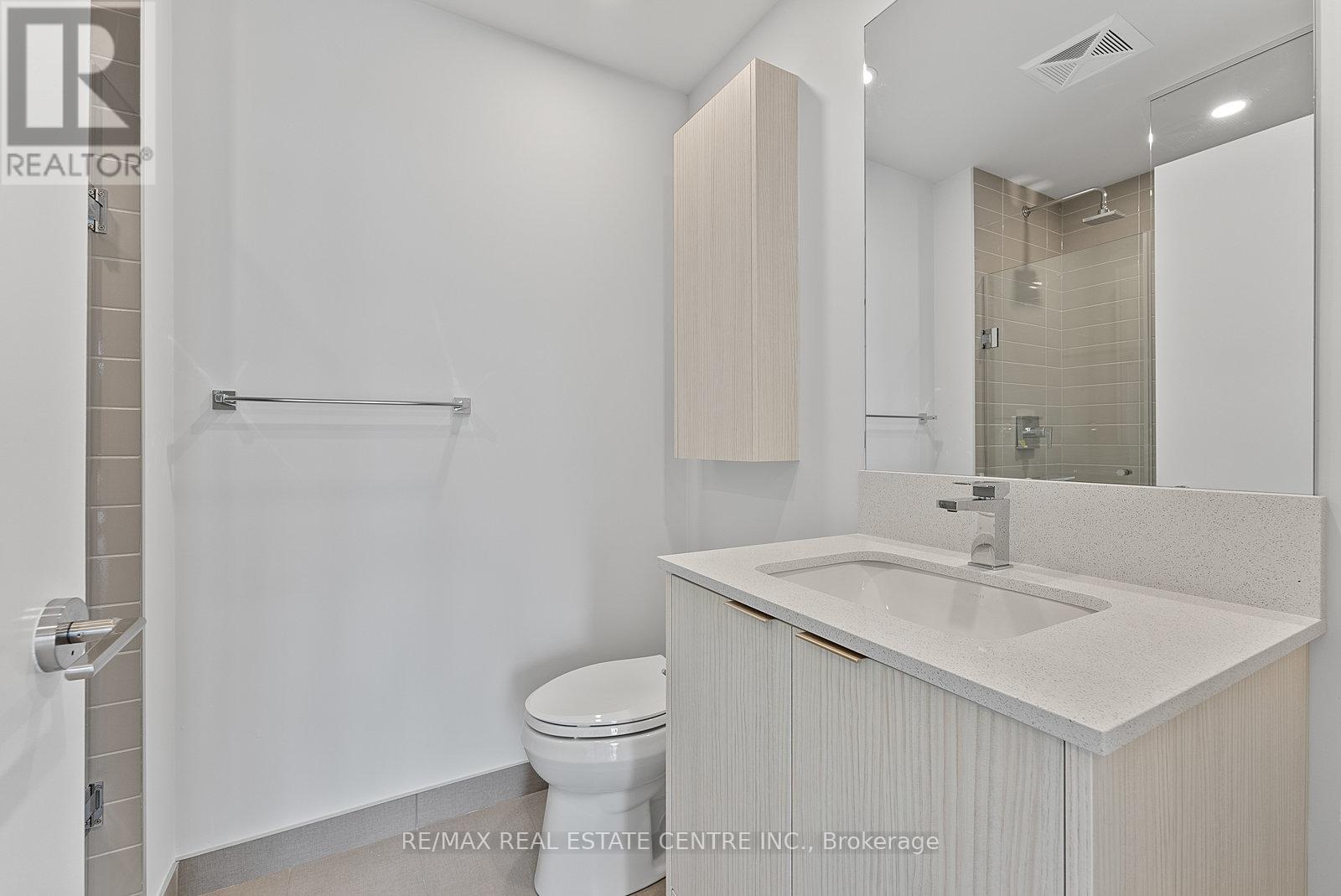 2706 - 430 Square One Drive, Mississauga, Ontario  L5B 0L6 - Photo 19 - W12711754