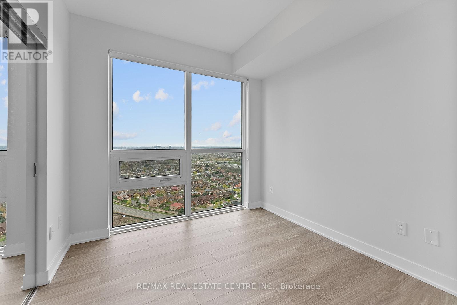 2706 - 430 Square One Drive, Mississauga, Ontario  L5B 0L6 - Photo 20 - W12711754