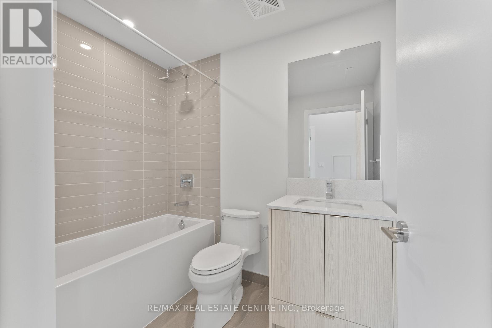 2706 - 430 Square One Drive, Mississauga, Ontario  L5B 0L6 - Photo 23 - W12711754