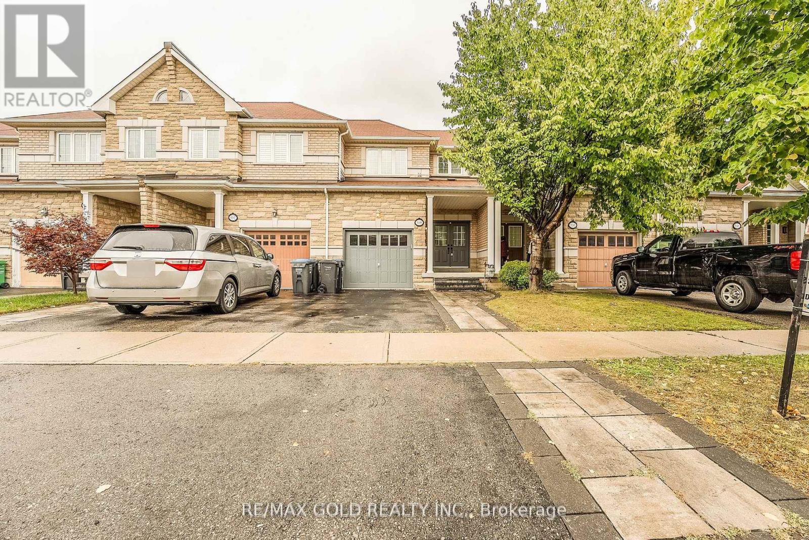 <div class="slider-price">$3,650 Monthly</div><p>5195 Angel Stone Drive, Mississauga, Ontario</p>
