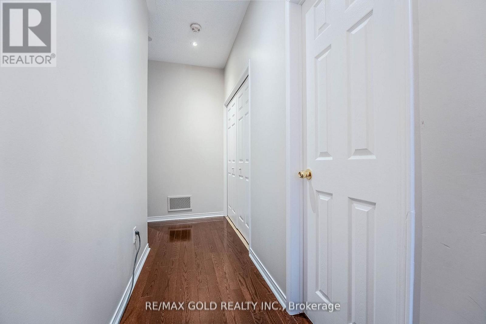 5195 Angel Stone Drive, Mississauga, Ontario  L5M 0L5 - Photo 11 - W12711756