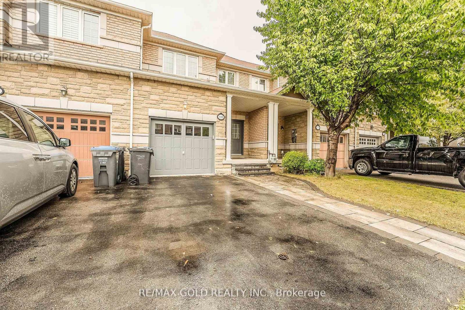5195 Angel Stone Drive, Mississauga, Ontario  L5M 0L5 - Photo 3 - W12711756