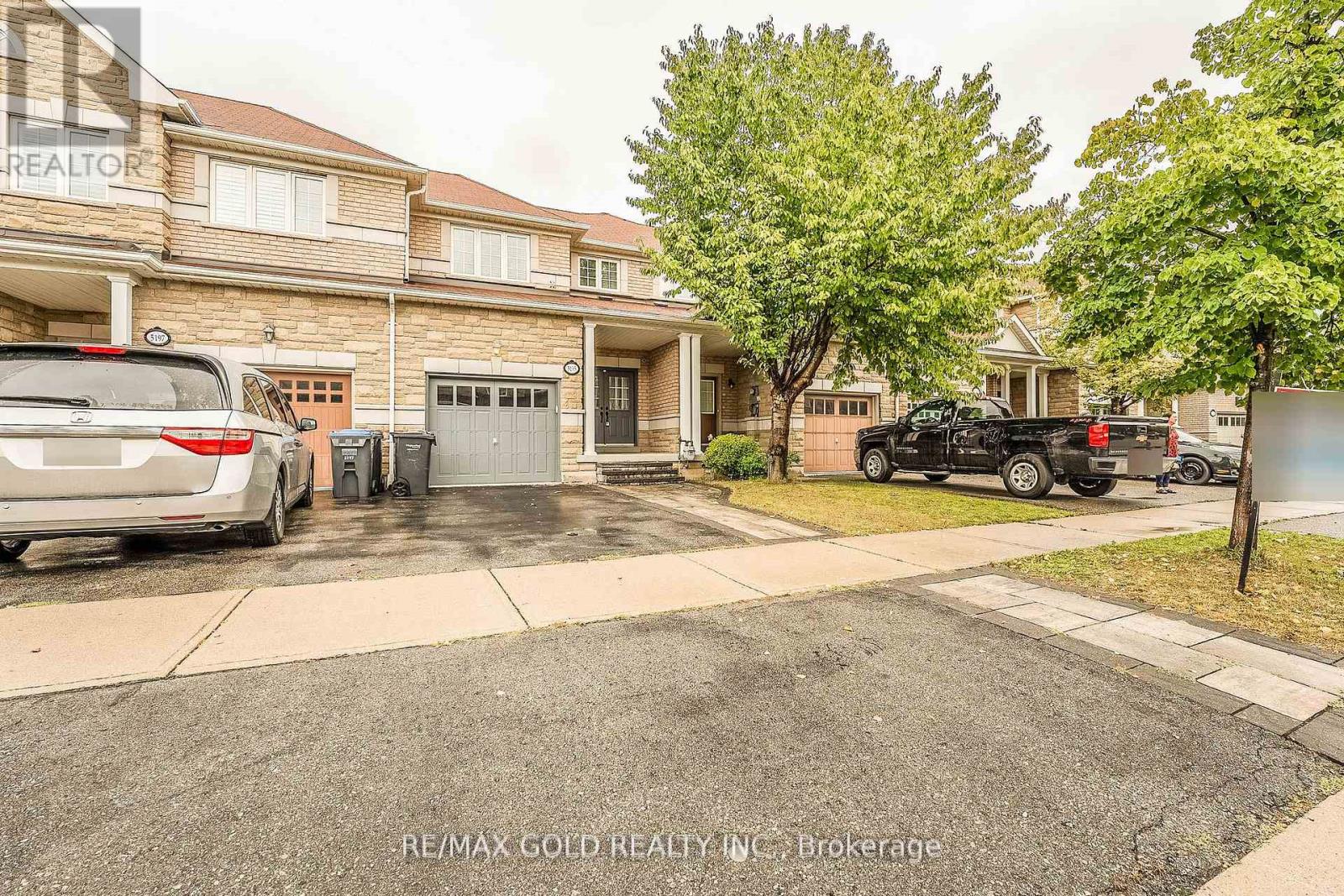 5195 Angel Stone Drive, Mississauga, Ontario  L5M 0L5 - Photo 4 - W12711756