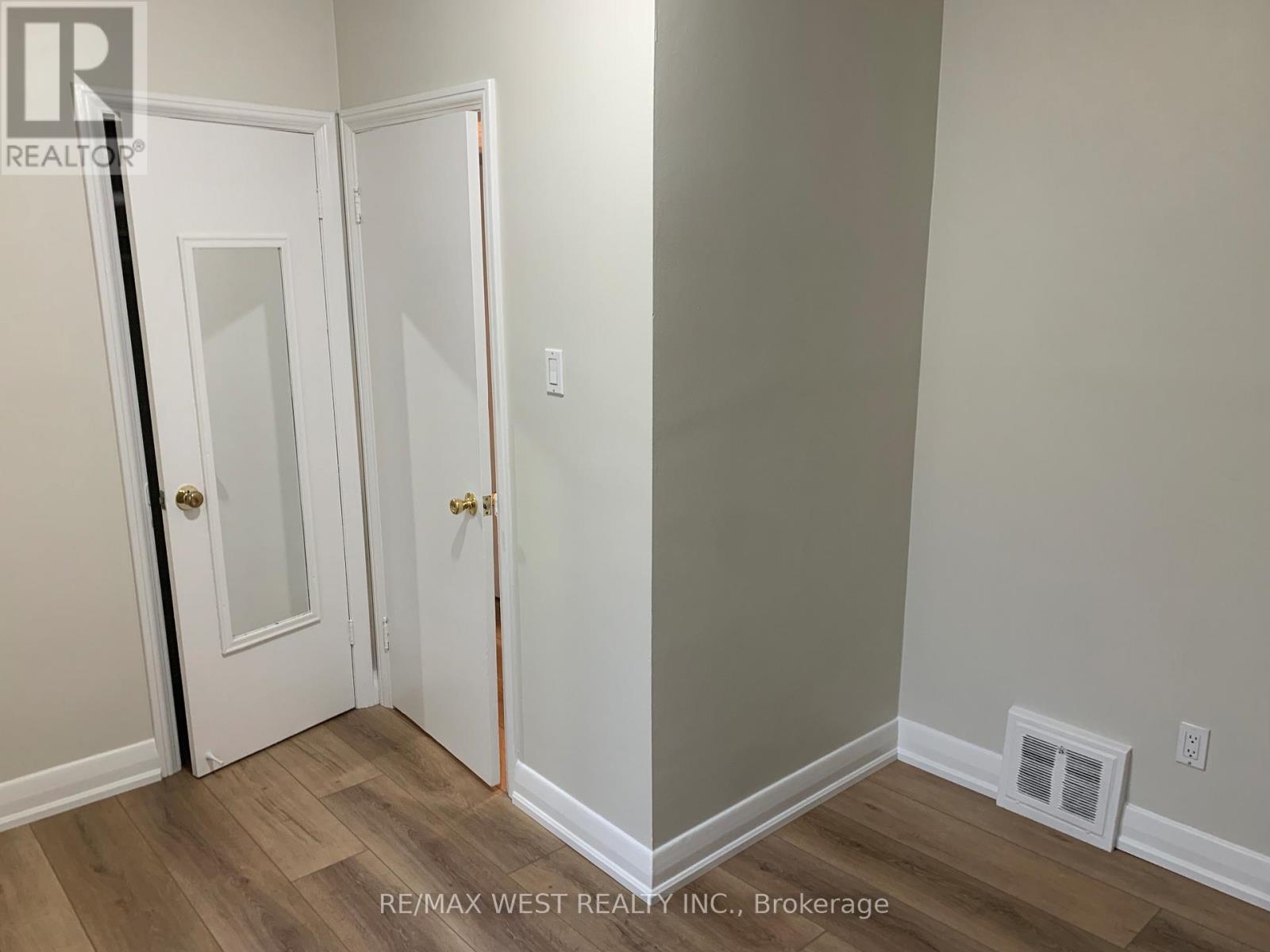 430 Queen Mary Drive, Oakville, Ontario  L6K 3M1 - Photo 13 - W12711778