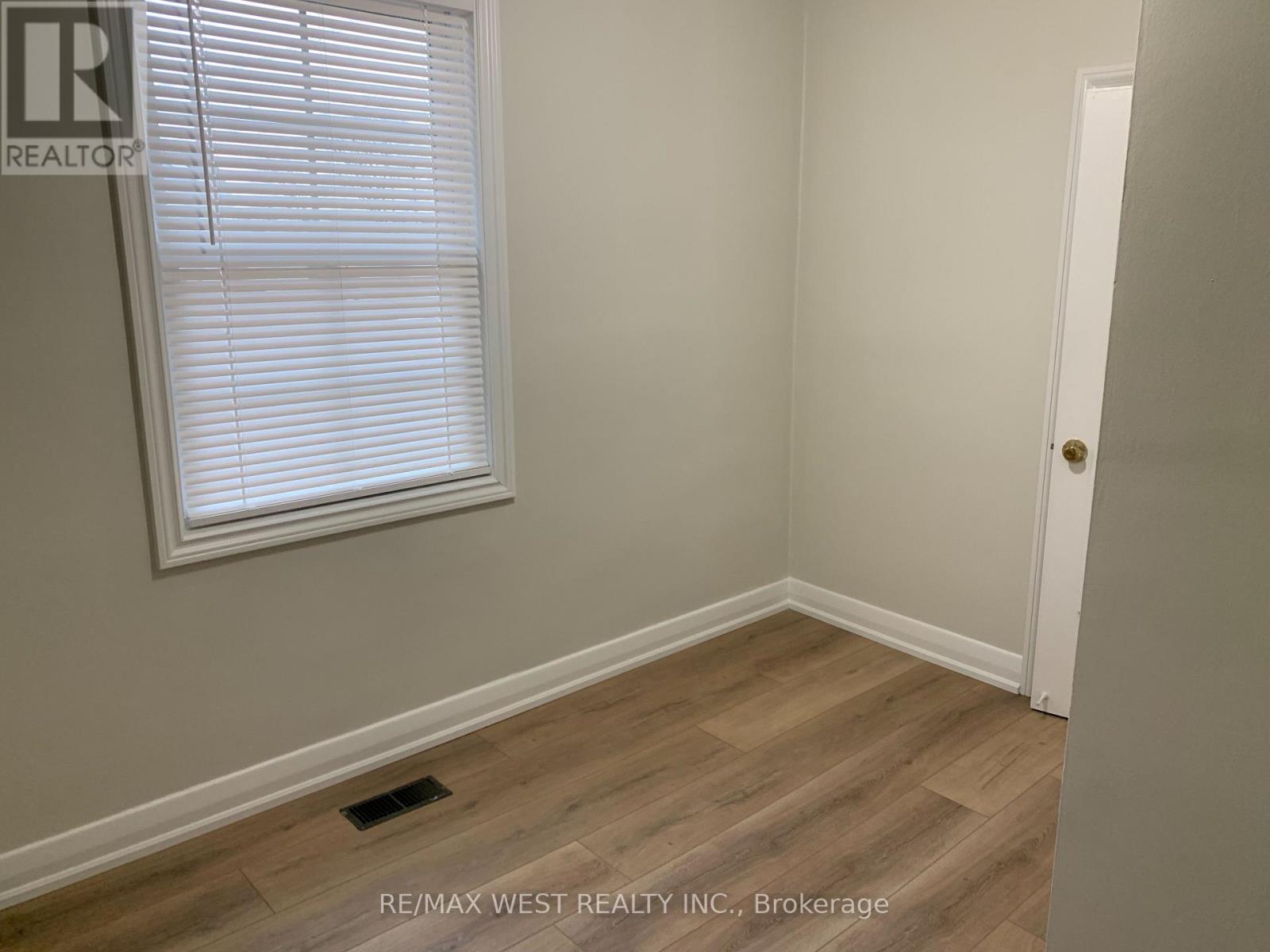 430 Queen Mary Drive, Oakville, Ontario  L6K 3M1 - Photo 15 - W12711778