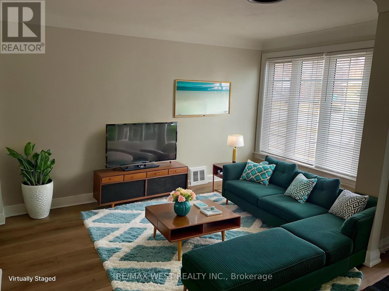 430 Queen Mary Drive, Oakville, Ontario  L6K 3M1 - Photo 2 - W12711778