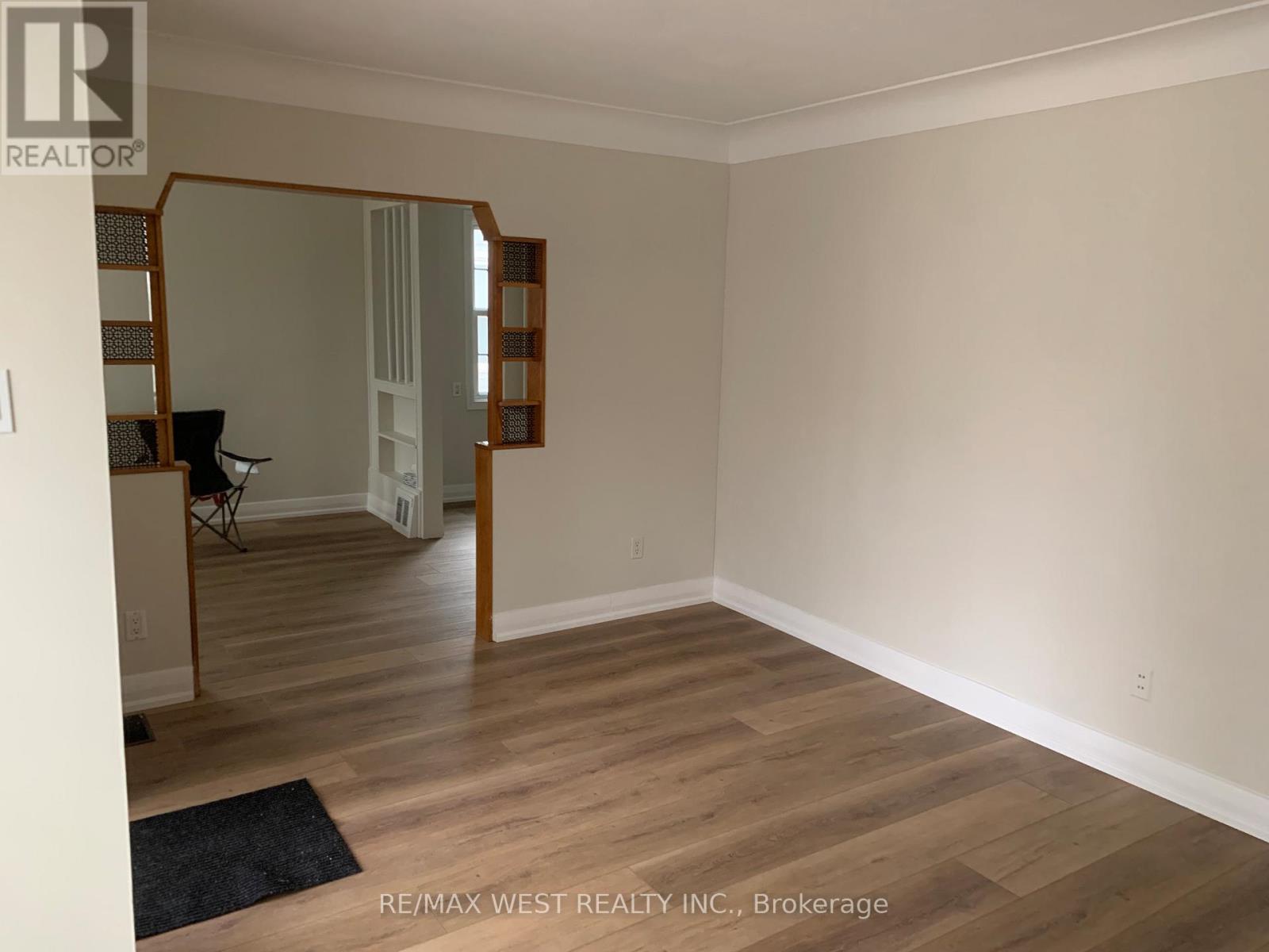 430 Queen Mary Drive, Oakville, Ontario  L6K 3M1 - Photo 4 - W12711778