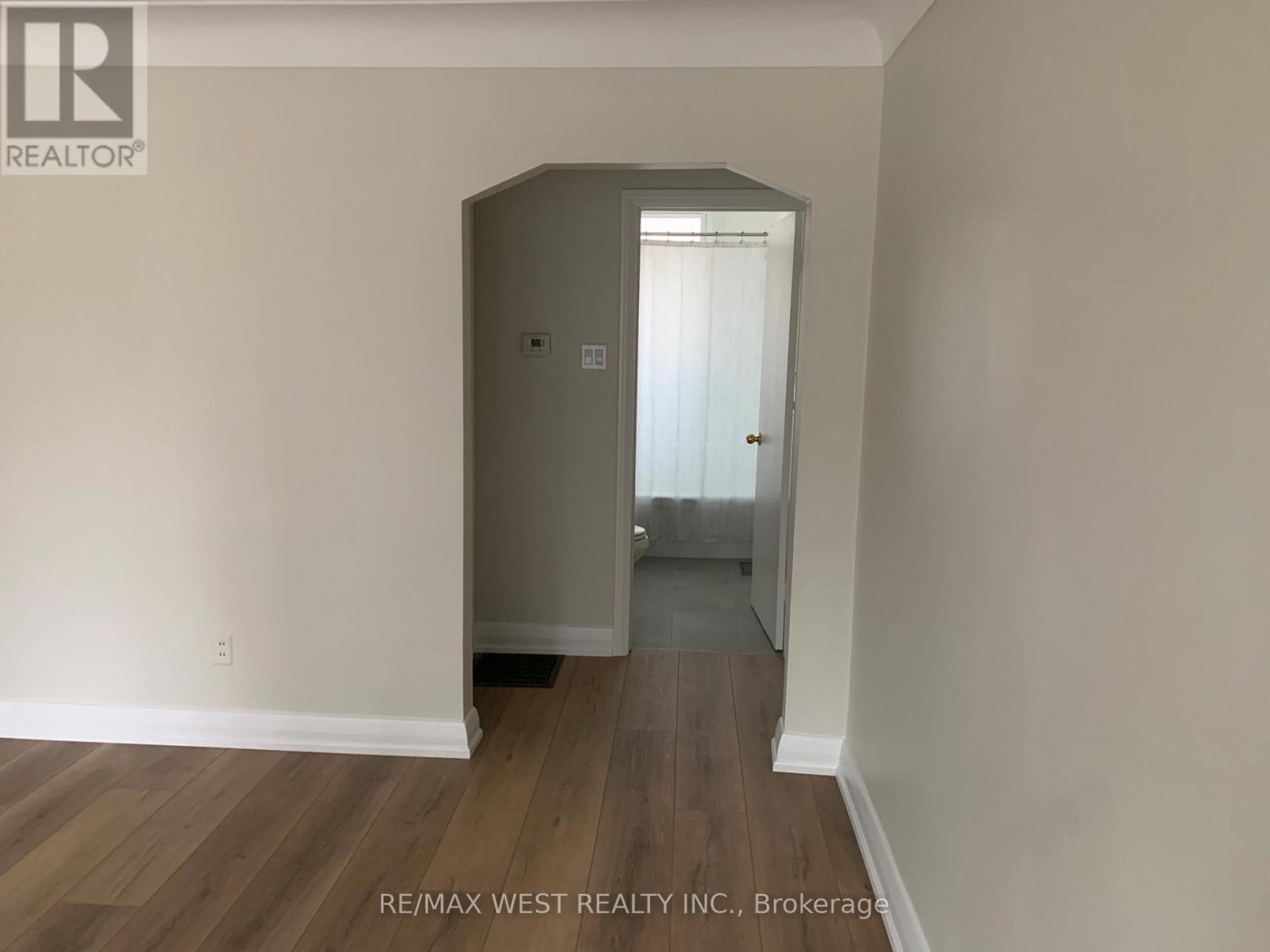 430 Queen Mary Drive, Oakville, Ontario  L6K 3M1 - Photo 5 - W12711778