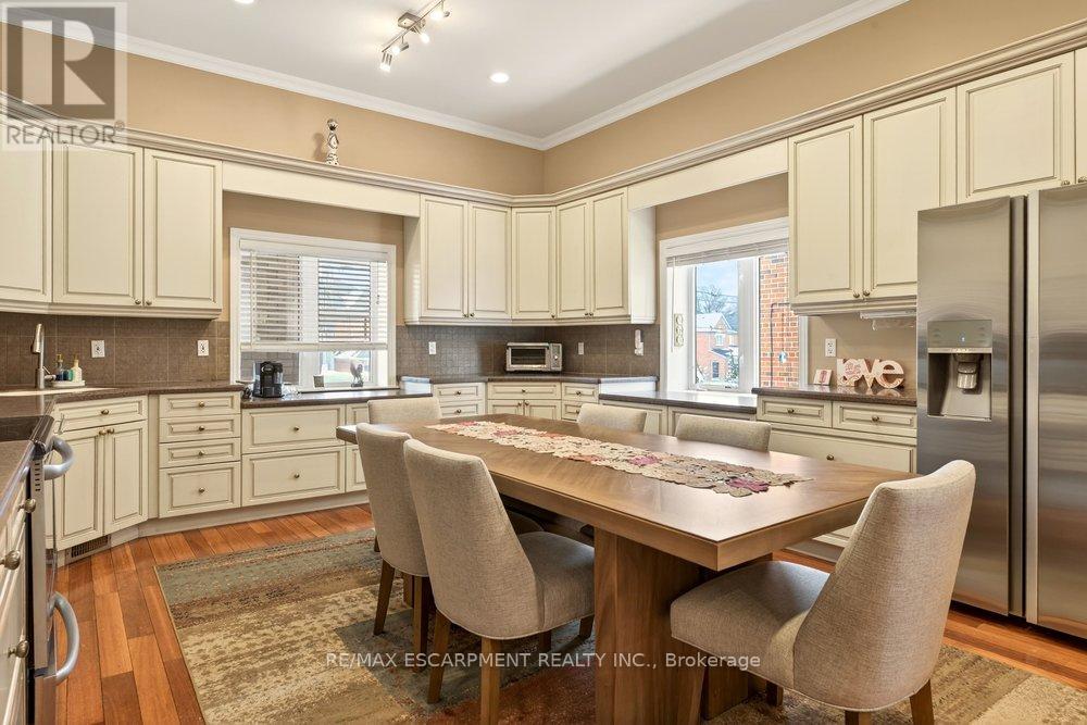 226 Queenslea Avenue, Toronto, Ontario  M9N 2L6 - Photo 10 - W12711788