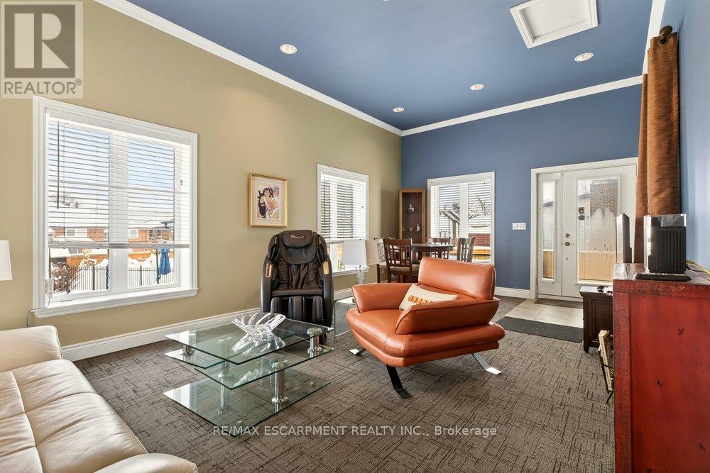 226 Queenslea Avenue, Toronto, Ontario  M9N 2L6 - Photo 16 - W12711788