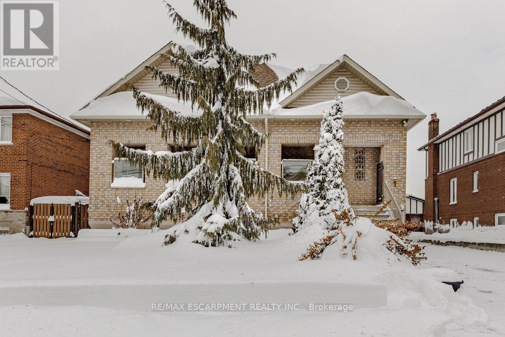 226 Queenslea Avenue, Toronto, Ontario  M9N 2L6 - Photo 2 - W12711788