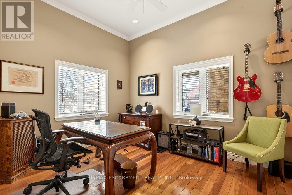 226 Queenslea Avenue, Toronto, Ontario  M9N 2L6 - Photo 26 - W12711788