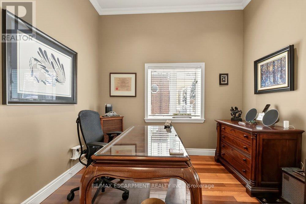 226 Queenslea Avenue, Toronto, Ontario  M9N 2L6 - Photo 27 - W12711788