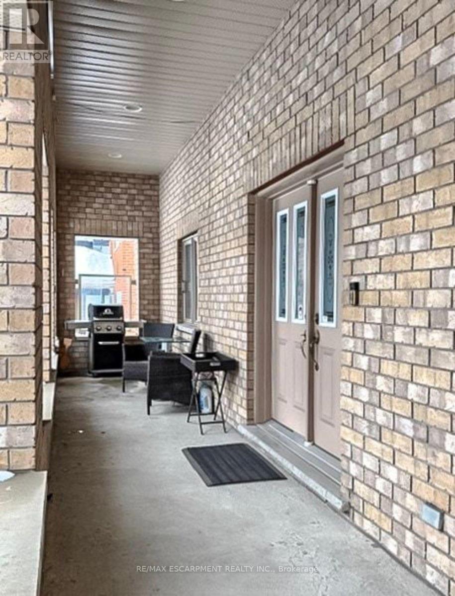 226 Queenslea Avenue, Toronto, Ontario  M9N 2L6 - Photo 3 - W12711788