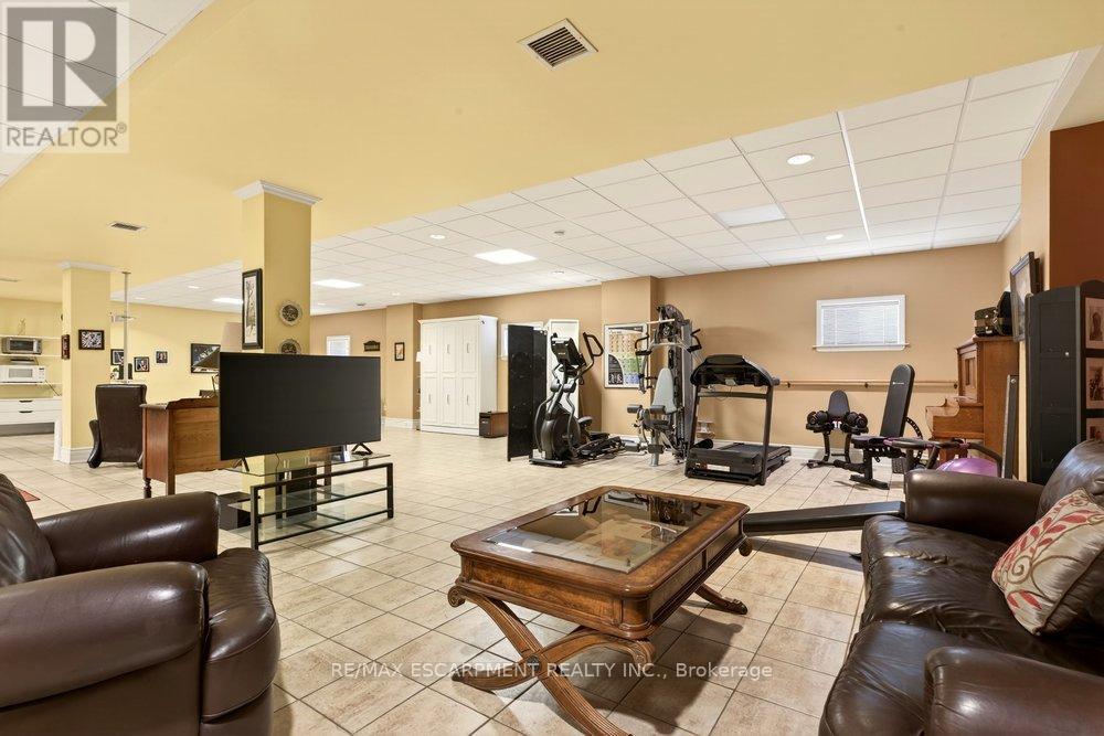 226 Queenslea Avenue, Toronto, Ontario  M9N 2L6 - Photo 33 - W12711788