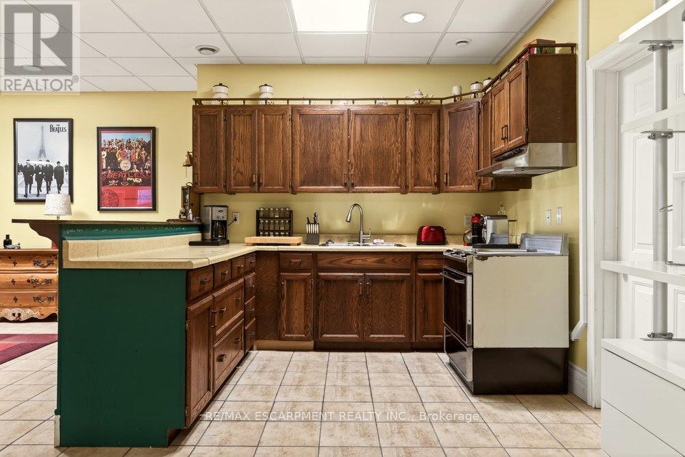 226 Queenslea Avenue, Toronto, Ontario  M9N 2L6 - Photo 39 - W12711788